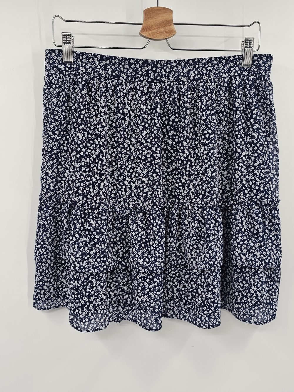 J Crew Tiered Ruffle Mini Skirt in Blue & White Floral Size Medium